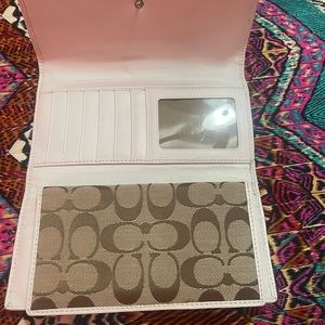 Signature Coach Wallet